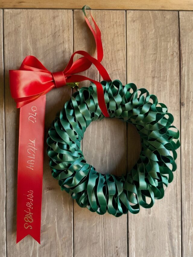 15-trending-christmas-wreath-ribbon-ideas-designs-you-ll-love-homezillo