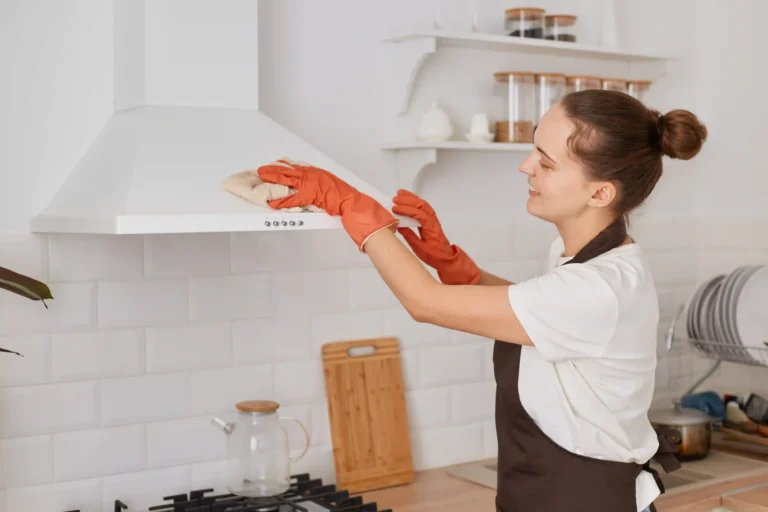 How to Clean Grease Off Kitchen Cabinets