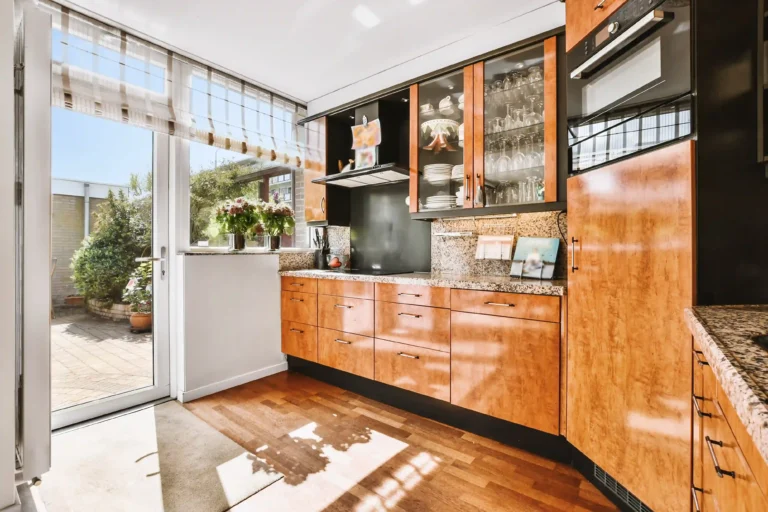 How to Stain Kitchen Cabinets