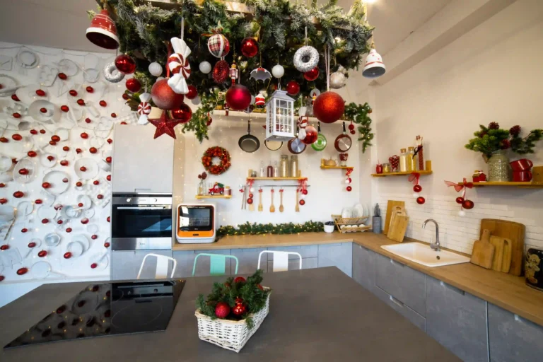 Christmas Decorating Ideas for Kitchen Cabinets