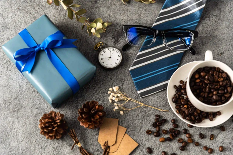 Christmas gift ideas for male coworkers — stylish and professional office gifts