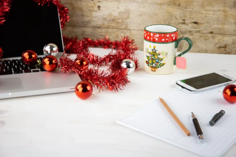 Christmas gift ideas for coworkers – festive office presents